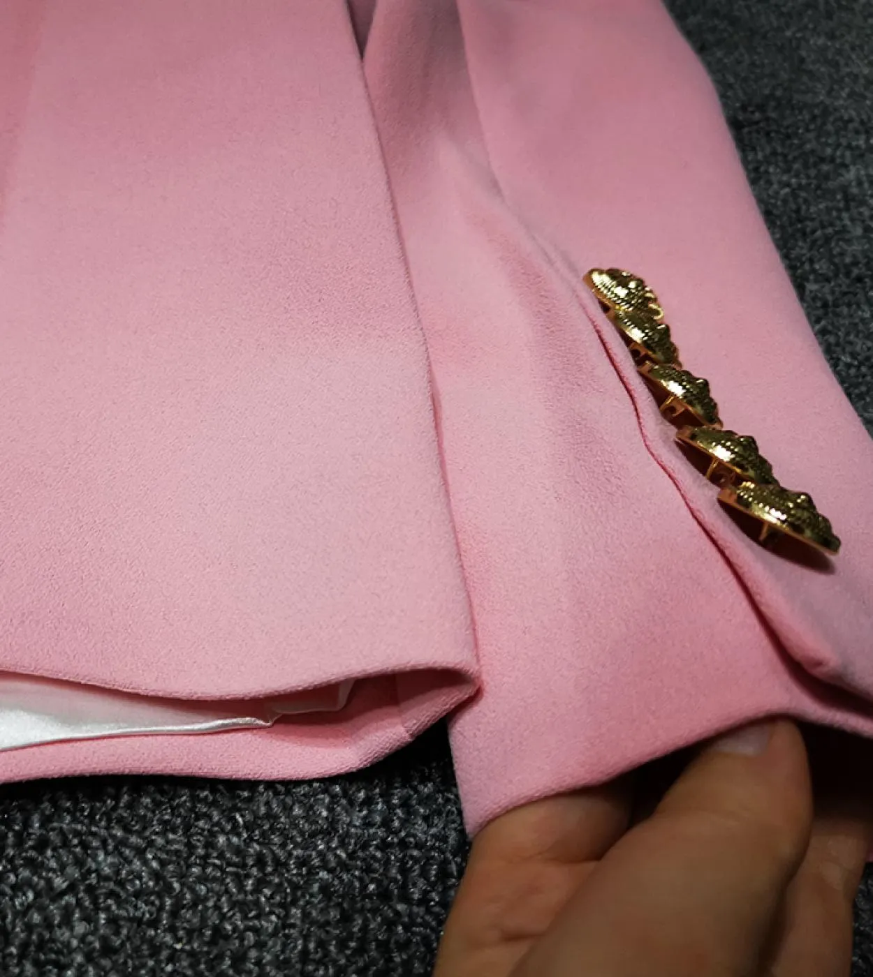 New Pink Blazer Women Suit Classic Gold Doppiopetto con bottoni Collo a scialle Slim Blazer da donna da ufficio Giacca di alta q