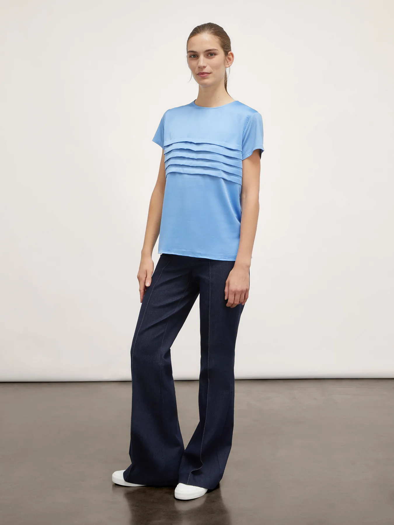 T-shirt bimaterica con pieghe